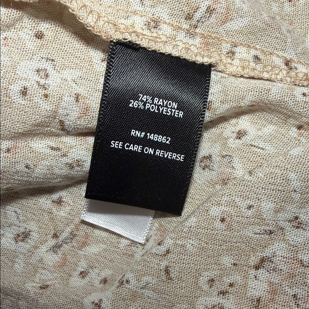 Torrid Flowy Floral Top - Picture 5 of 5